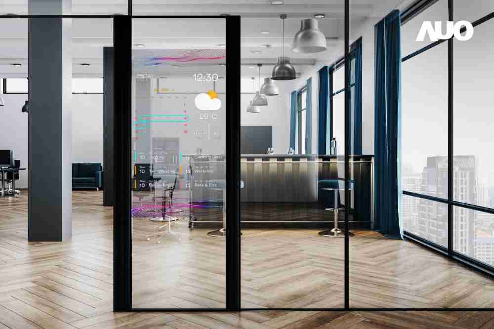 红龙扑克致力于研发低能耗之绿色产品，，，如低能耗发光组件Micro LED显示技术，，，具高透明、、、可无限拼接的特性，，，可依需求调整并延伸应用于不同场域，，，，包括汽车侧窗或家庭玄关、、、、智慧橱窗、、、、商业展示等